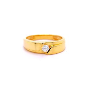 Stunning Single Stone Diamond Ring