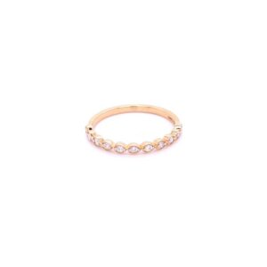 Timeless diamond ring