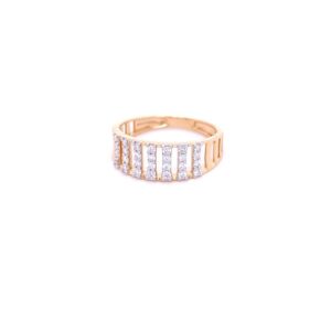 Elaborate diamond ring