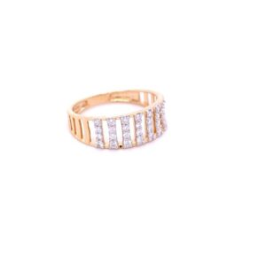 Elaborate diamond ring