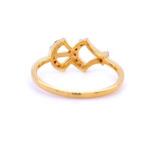 Miraculous double curve diamond ring