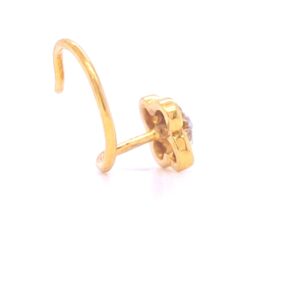 Mahira one diamond nose pin