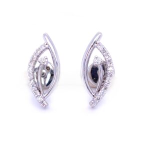 The saina diamond earring in white gold
