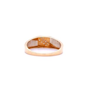 An attractive diamond ring for men