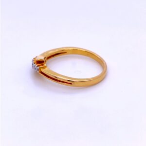 The round brilliant cut diamond ring in 18 kt