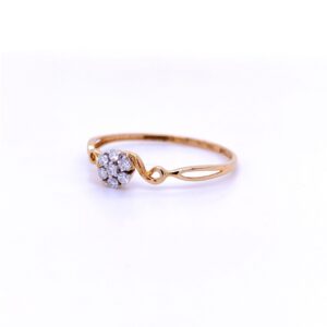 Beautiful nature inspired 7 diamond flower ring