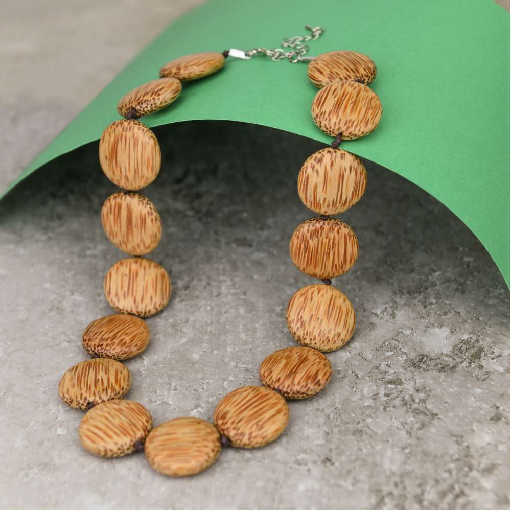 Natural Palmwood Lucy Short Round Necklace