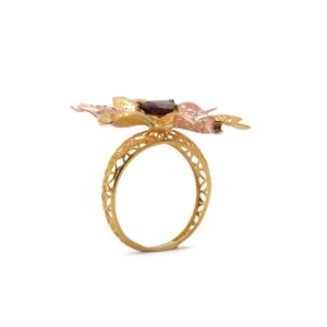 22k yellow gold red garnate floral ring
