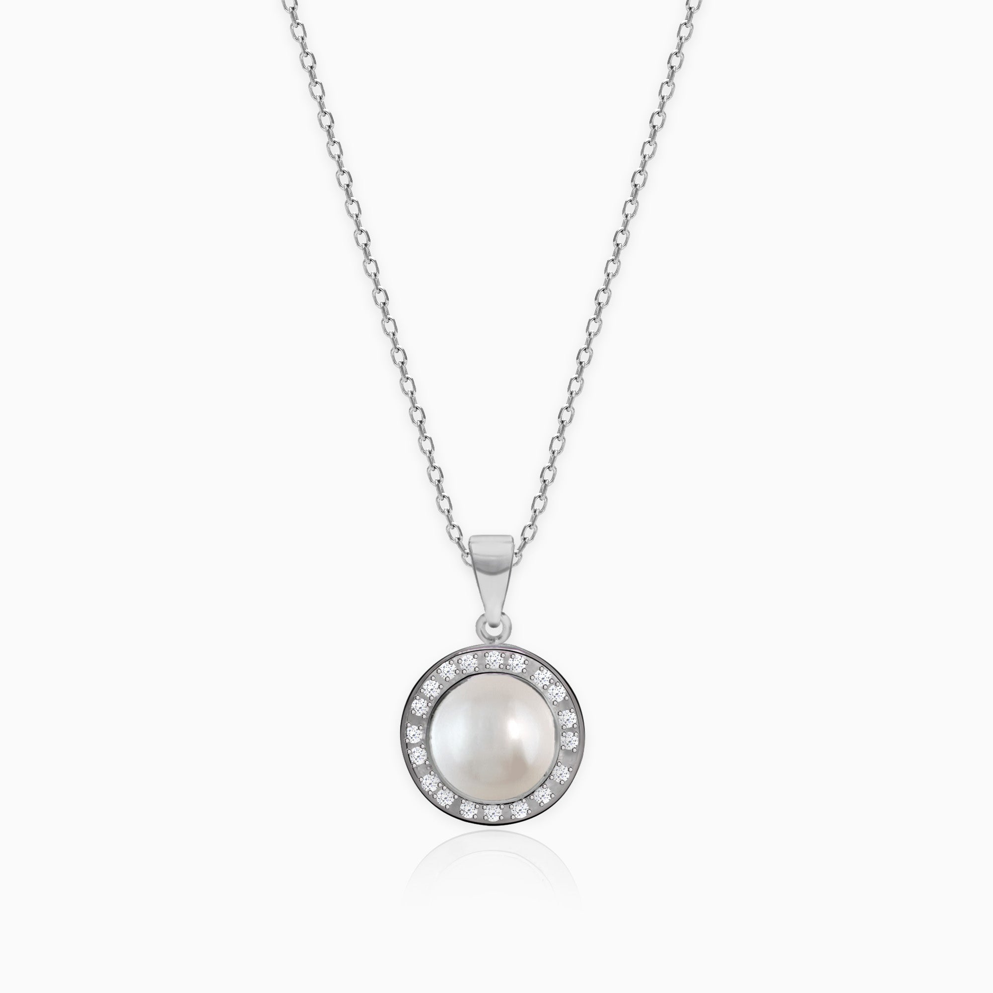 Silver pearl pendant with link chain