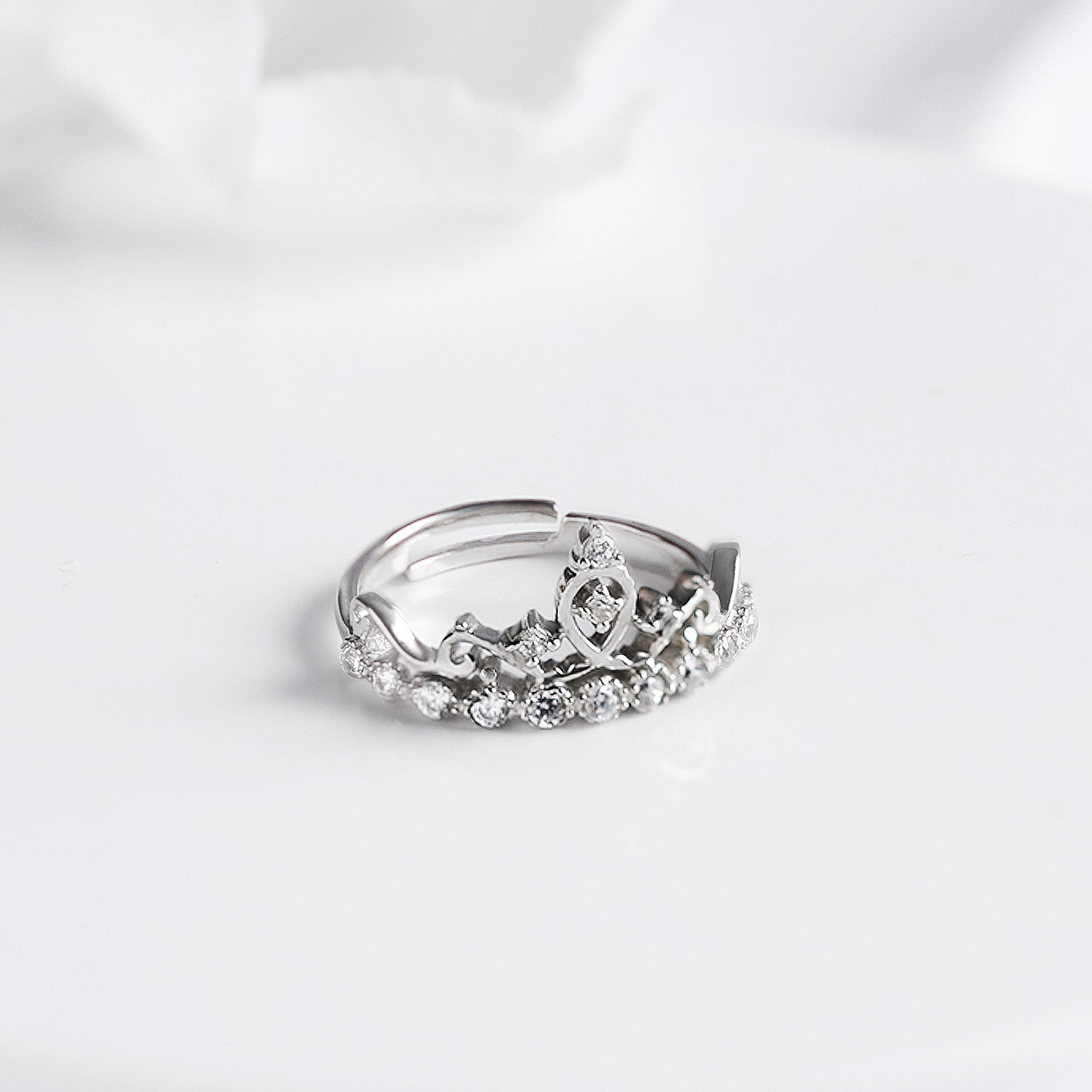 Silver sparkling crown ring - Image 2