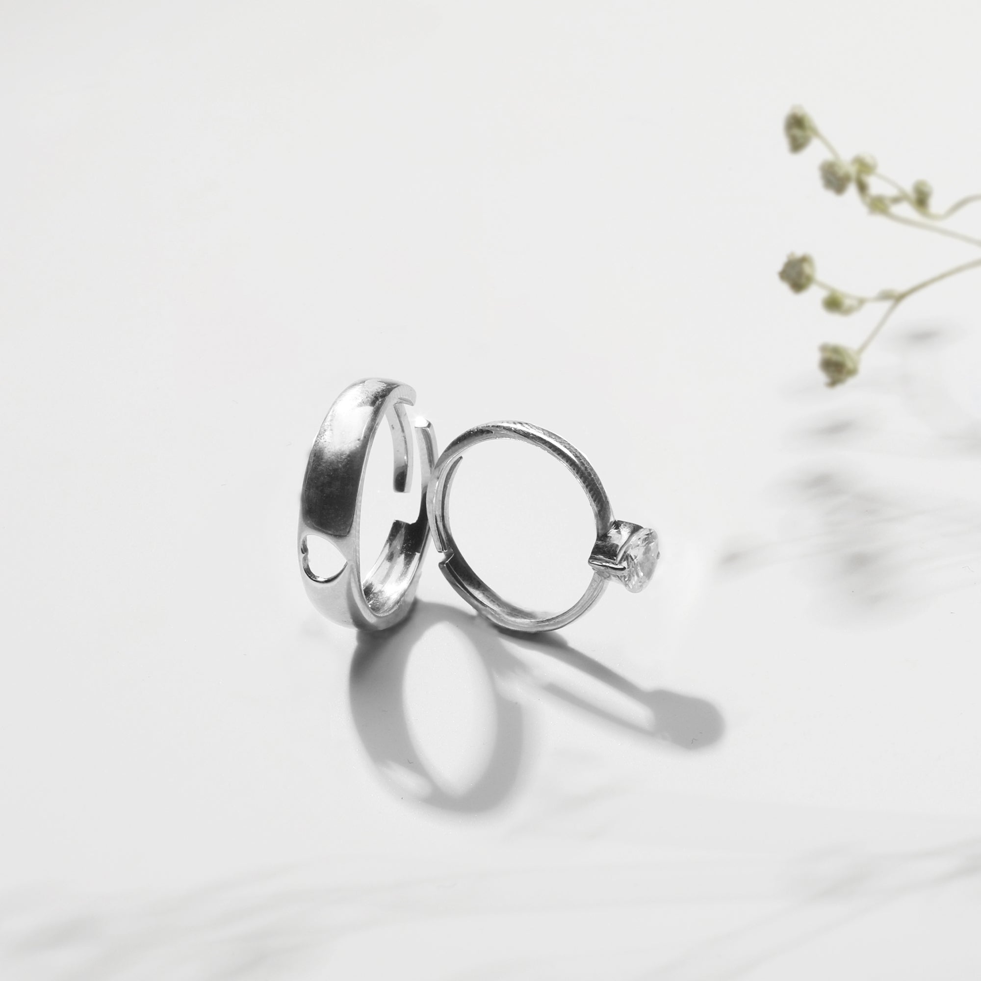 Silver embrace heart couple rings - Image 3