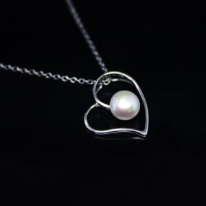 Silver pearl heart pendant with silver link chain