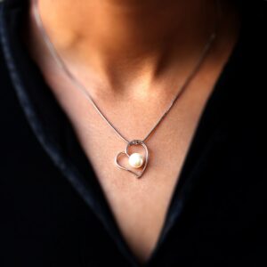 Silver pearl heart pendant with silver link chain