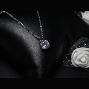 Silver zircon pendant with link chain
