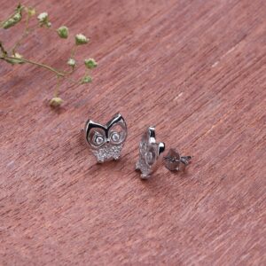 Silver sparkling owl earrings