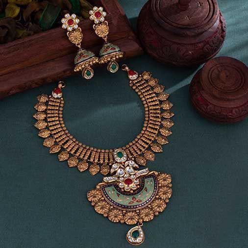 916 Antique Set And Earing
