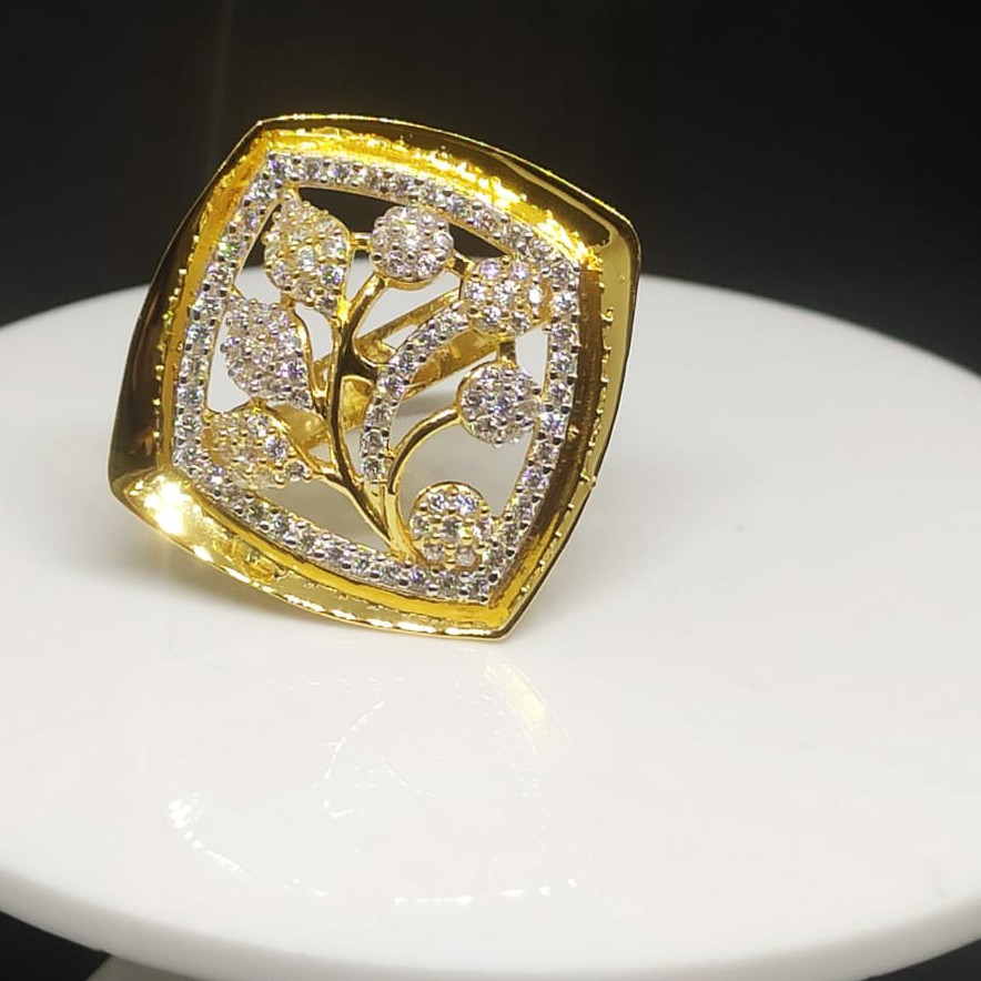 916 Gold Fancy LR Ring
