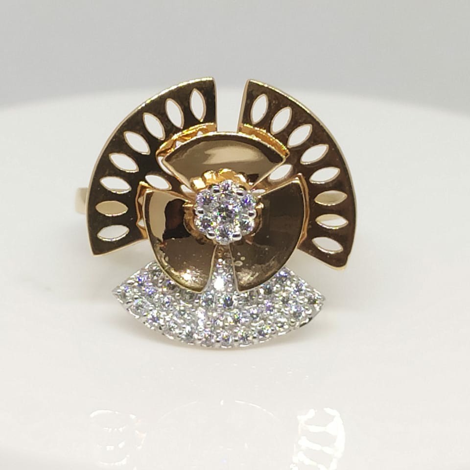 Rose Gold Fancy LR Ring
