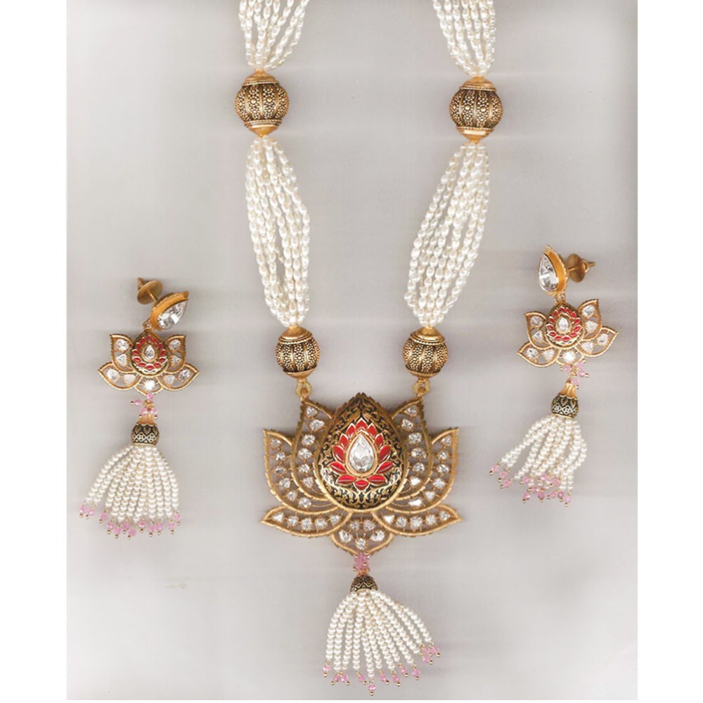916 Gold Antique Lotus Design Necklace Set From Rajkot - Image 2