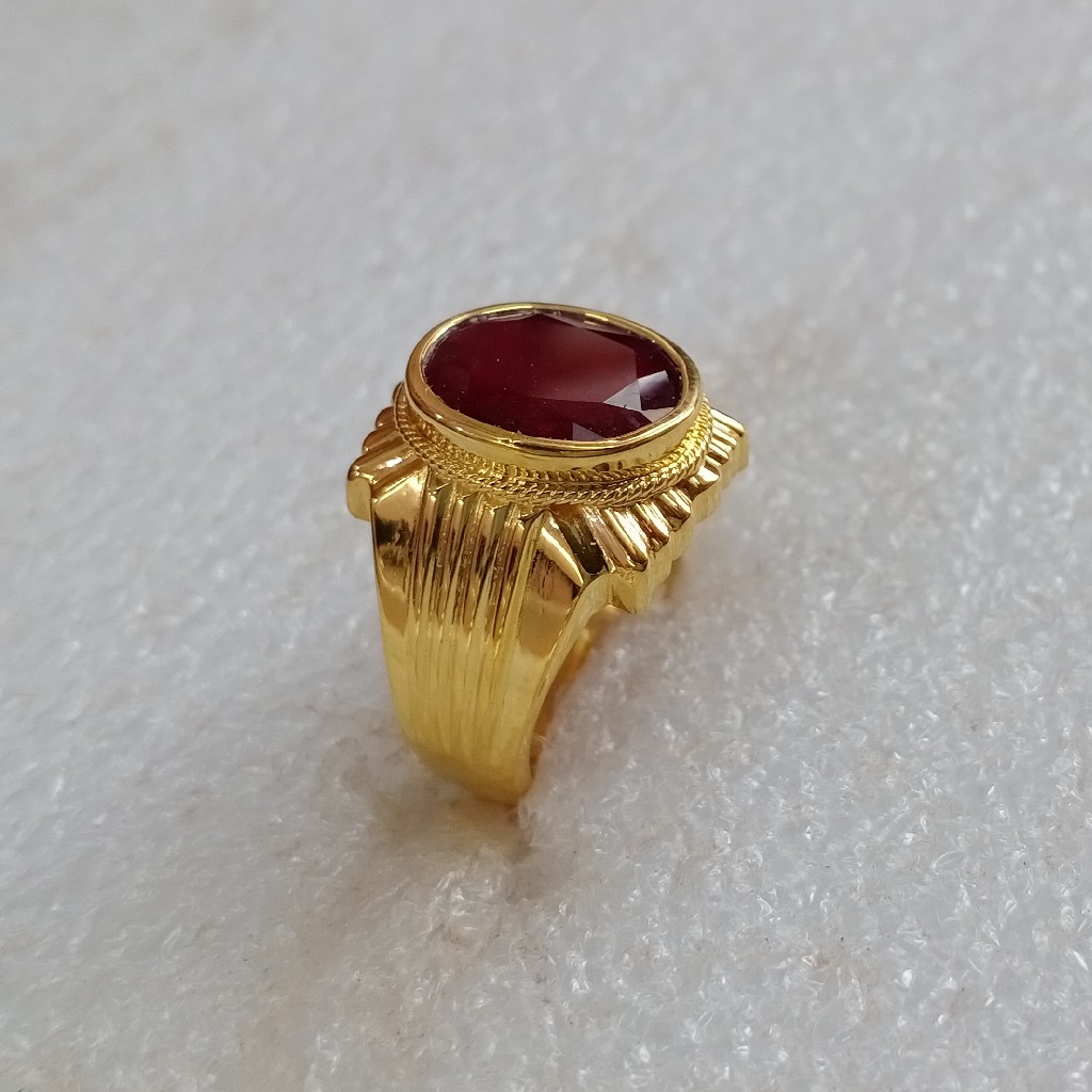 Gold gemston ring