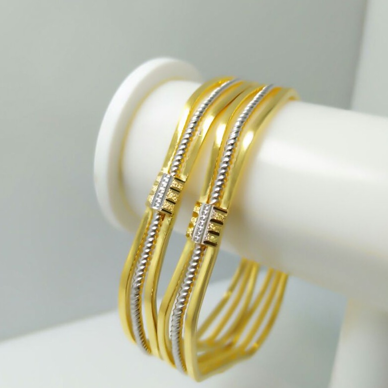 Classic Gold Bangle GJ-B004