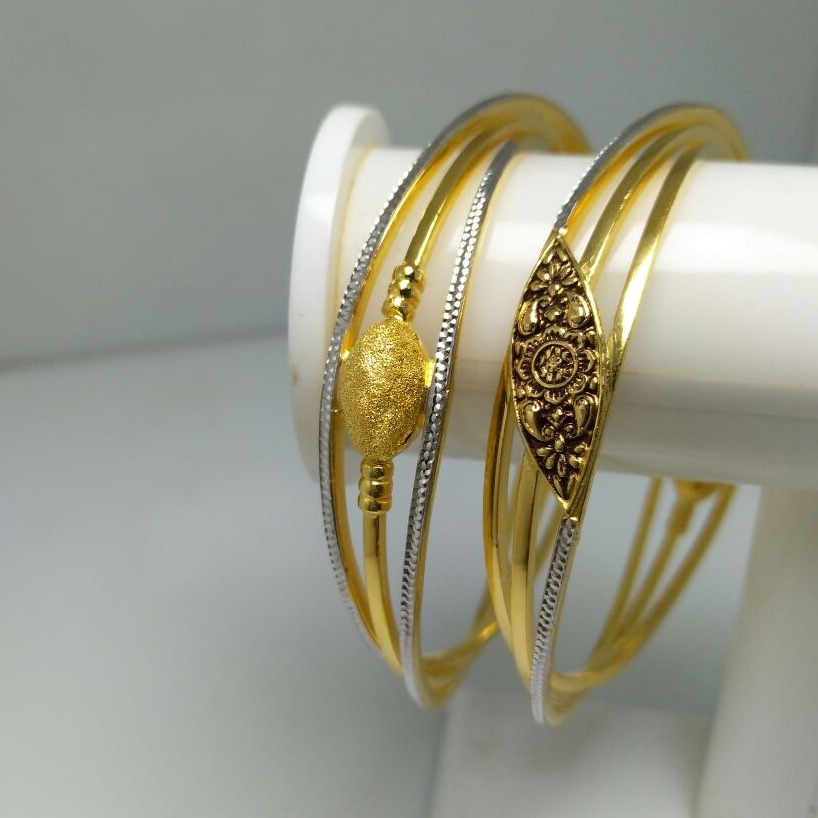 Attractive Gold Bangle GJ-B003