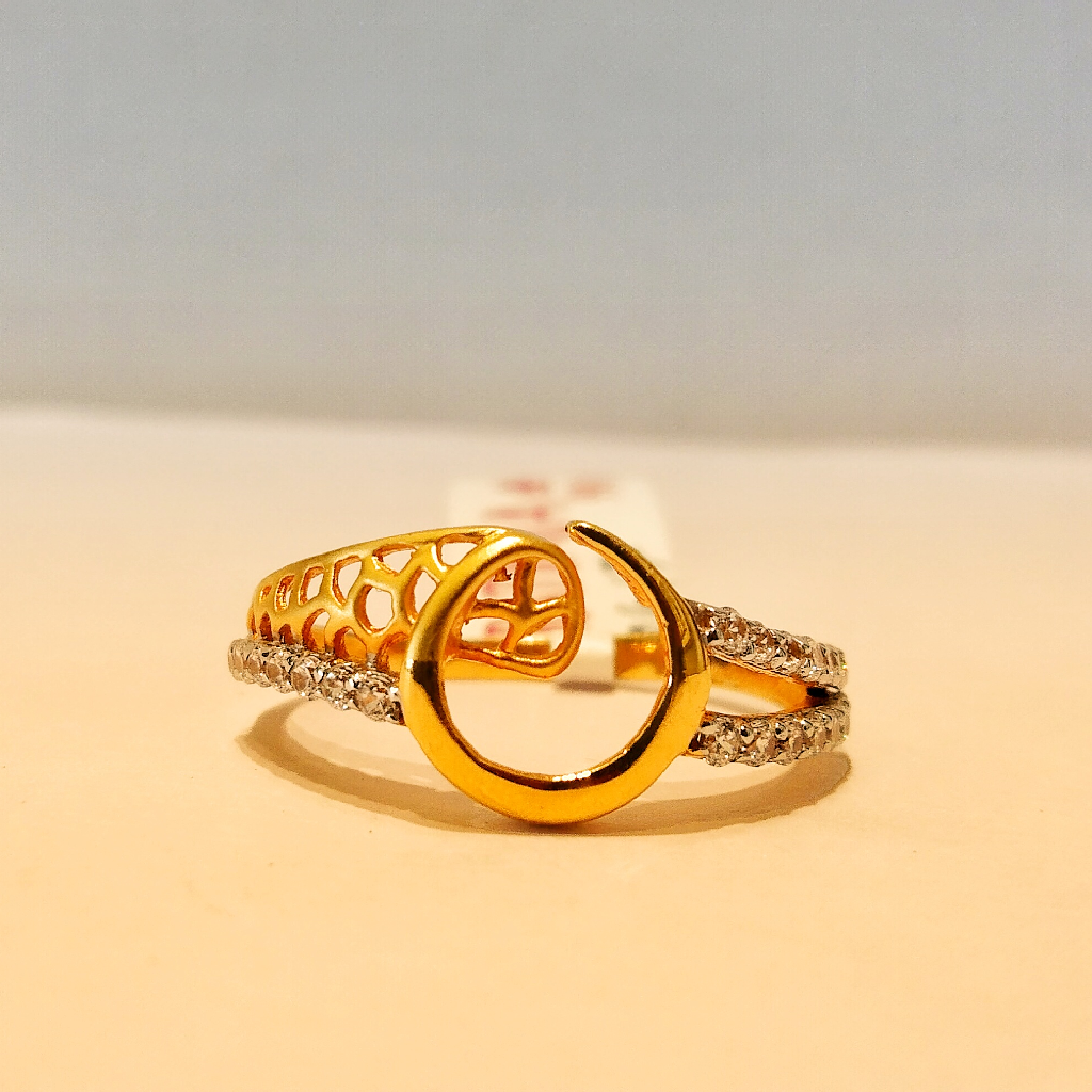 916 Hallmark Classic Design Ring For Women