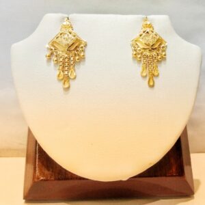 916 Hallmark Beautiful Gold Plated Earrings