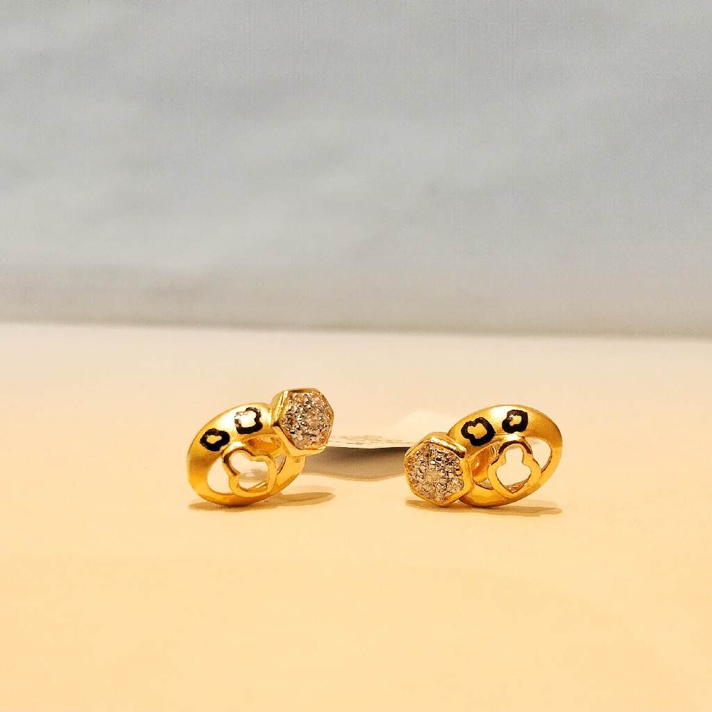 18C Gold Unique Design Earrings For Women