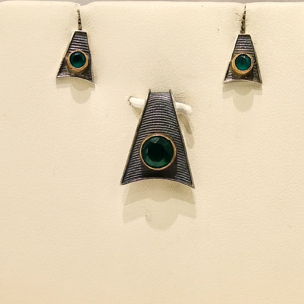 925 Silver Antique Polish Green Stone Pendant Set
