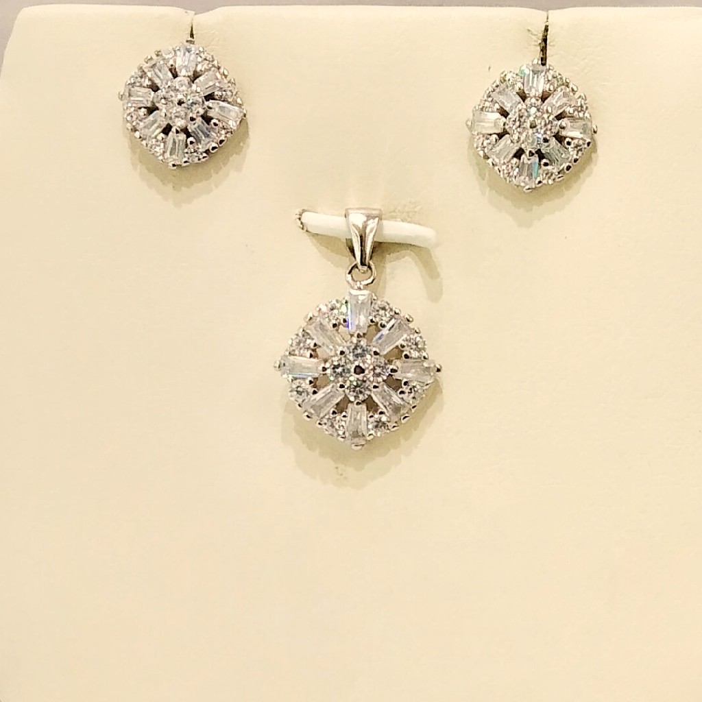 Sterling Silver Cubic Zirconia Halo Pendant Necklace Jewelry Set