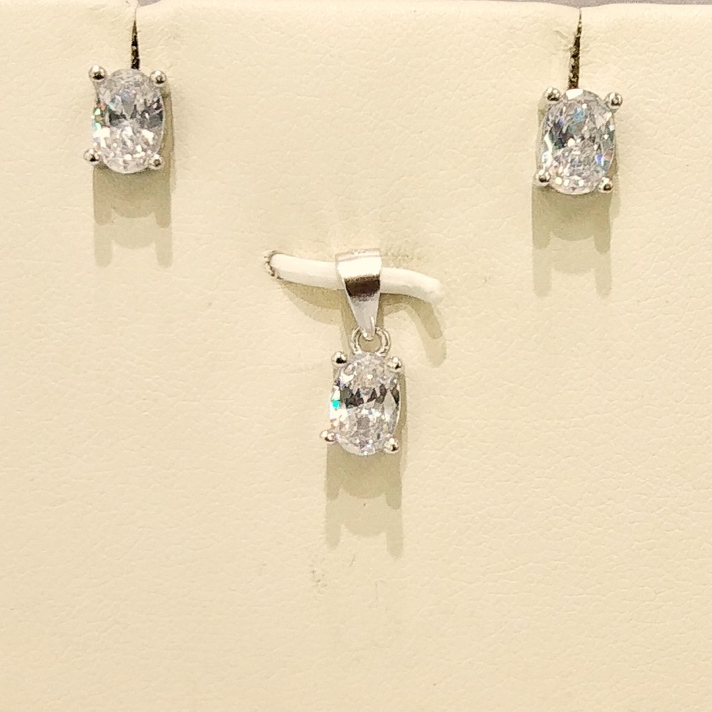925 Sterling Silver Oval Shape Pendant set