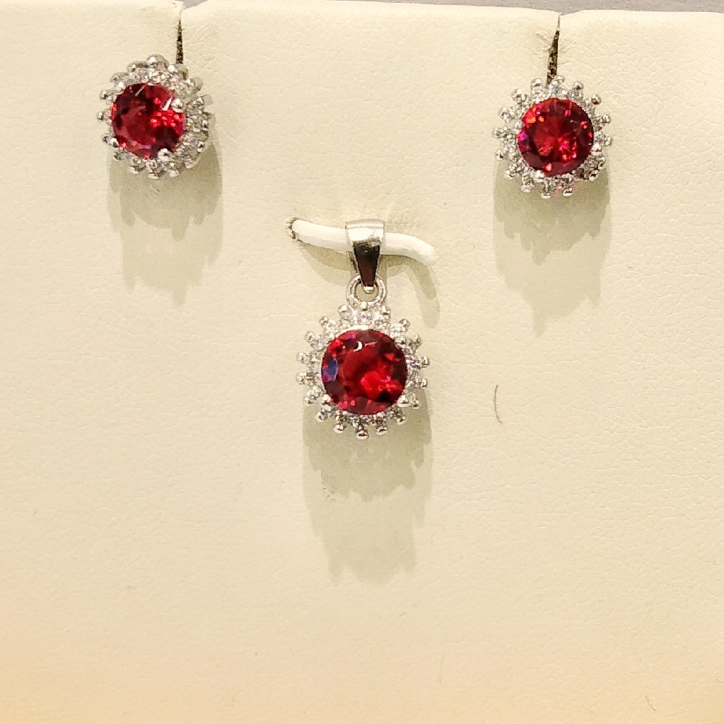 925 Silver Set- Earrings And  Pendant  Round shape Zircon in red hue