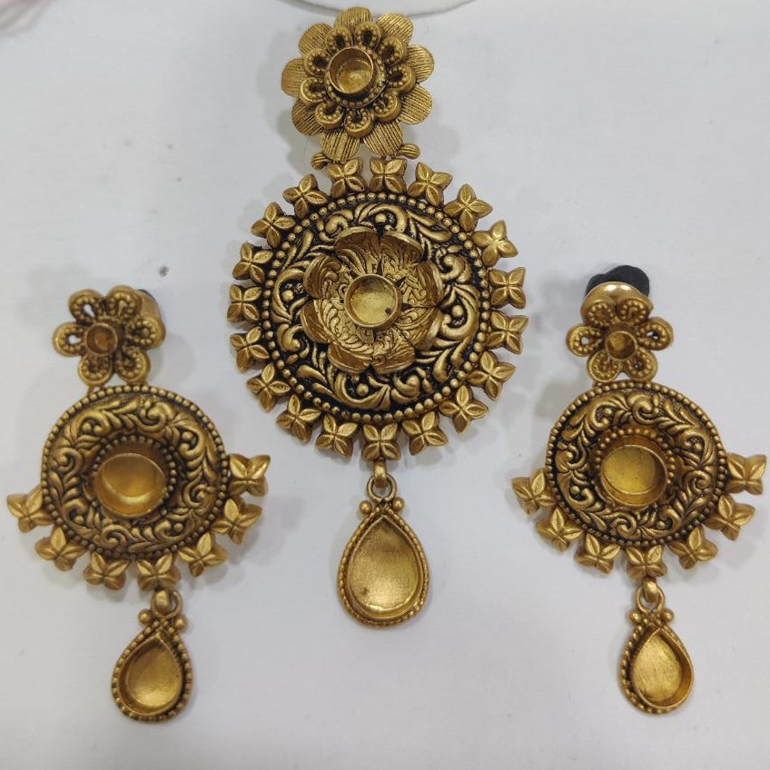916 gold antique floral Design pendant set