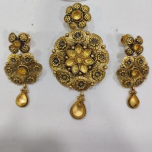 22k Gold oxidised pendent set