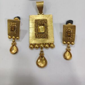 22k gold antique square shape pendent set