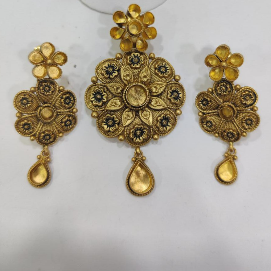 916 gold antique with Combination design pendent set