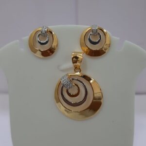 22k gold with diamond sparkling pendent set