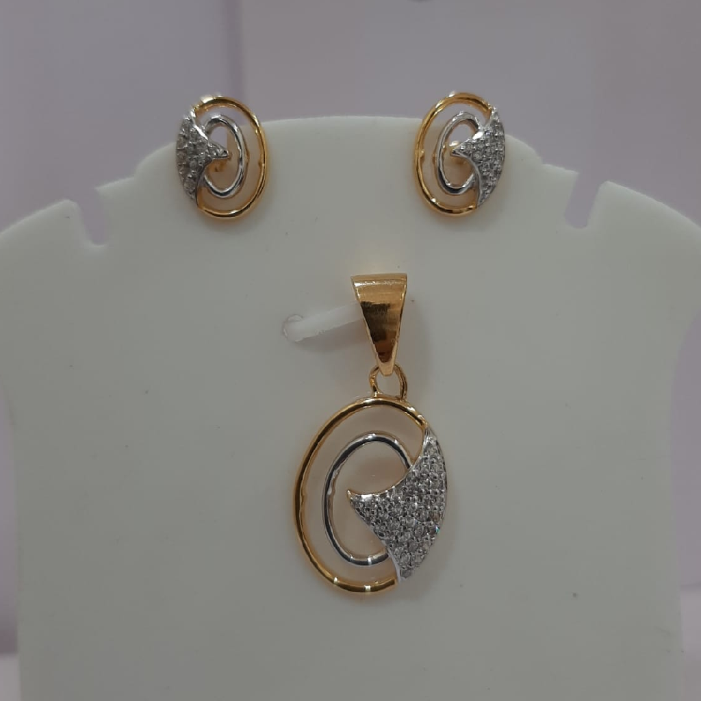 22k gold diamond oval shape in oval pendent set