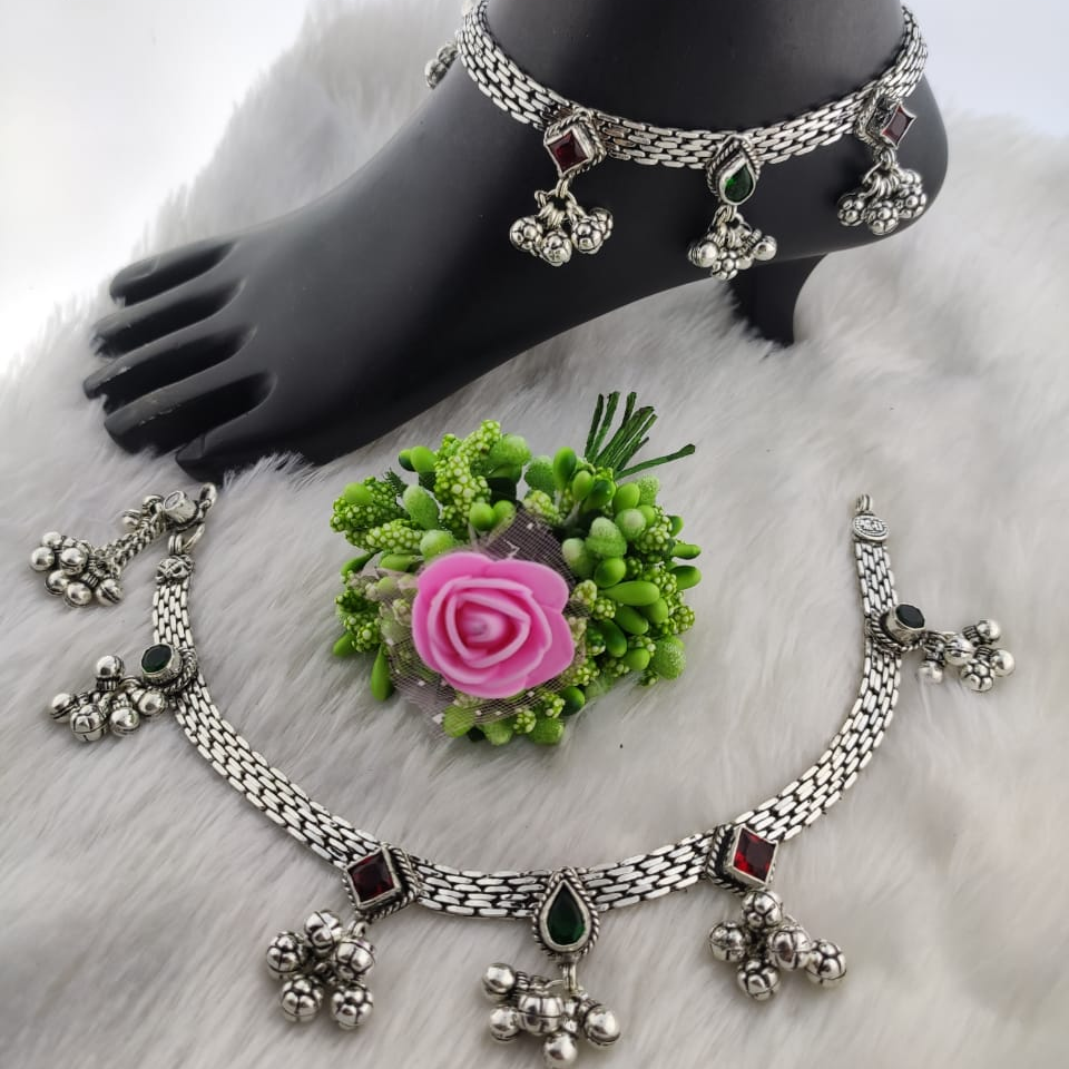 Silver ladies oxidised antique kundan flower payal - Image 3