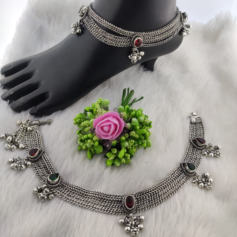 Silver ladies oxidised antique kundan flower payal - Image 2