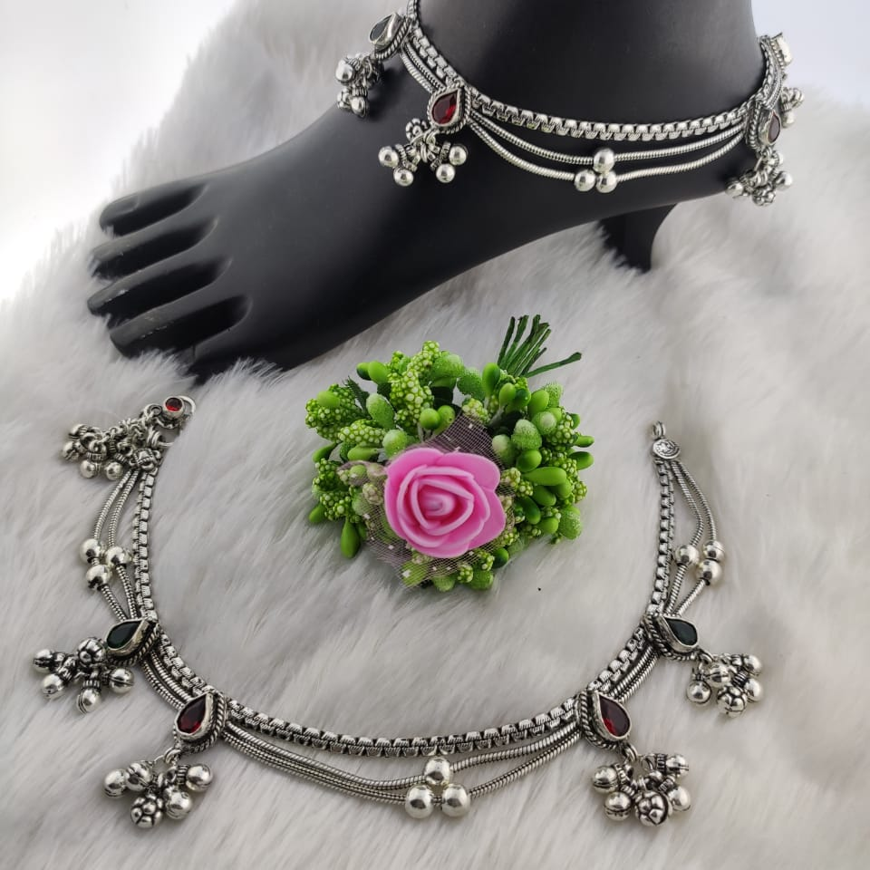 Silver ladies antique kundan payals