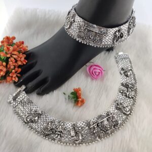 Silver ladies antique baarat payals