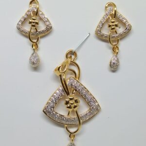 916 Gold Attractive CZ Diamond Pendent Set