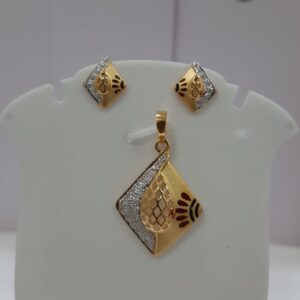 22k gold with red and black color diamond pendent set