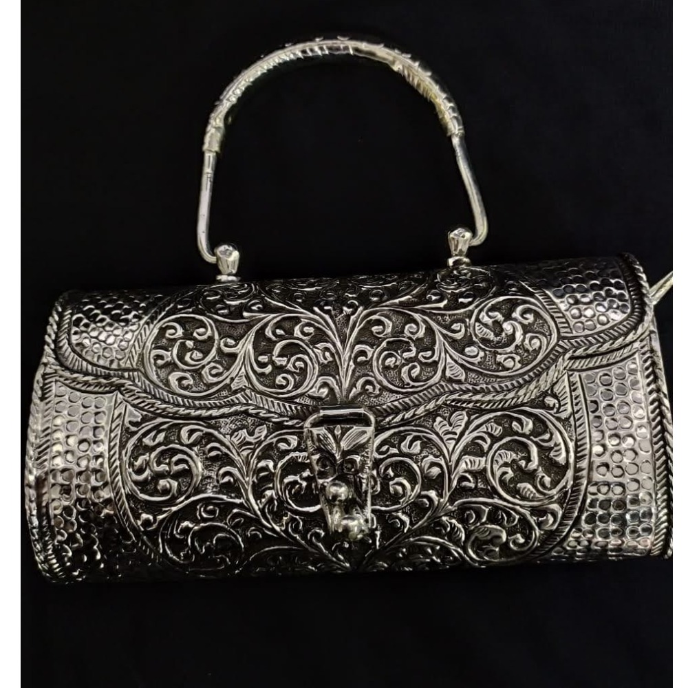 925 pure silver ladies stylish purse in deep carvings po-164-14
