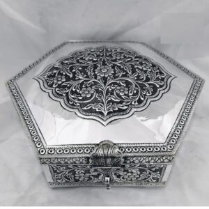 92.5 pure silver dry fruit box (pandan) in fancy shape pO-147-06