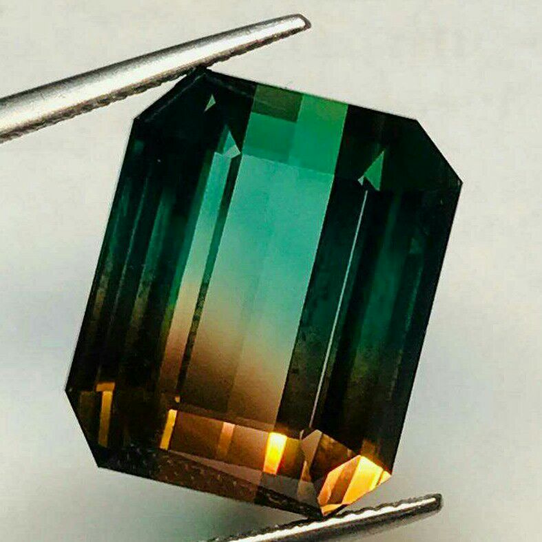 40ct bi-color tourmaline - Image 2