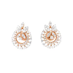 Three petals as motif in a circular diamond stud