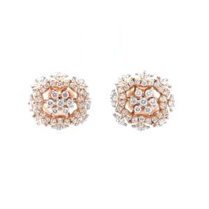 Seven diamond stud with fancy bracket in vvs quality diamonds